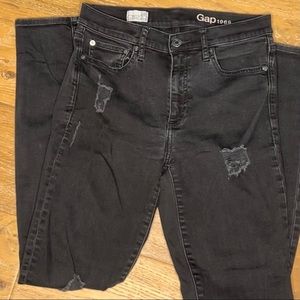 Gap: Skinny high rise jeans- size 28
